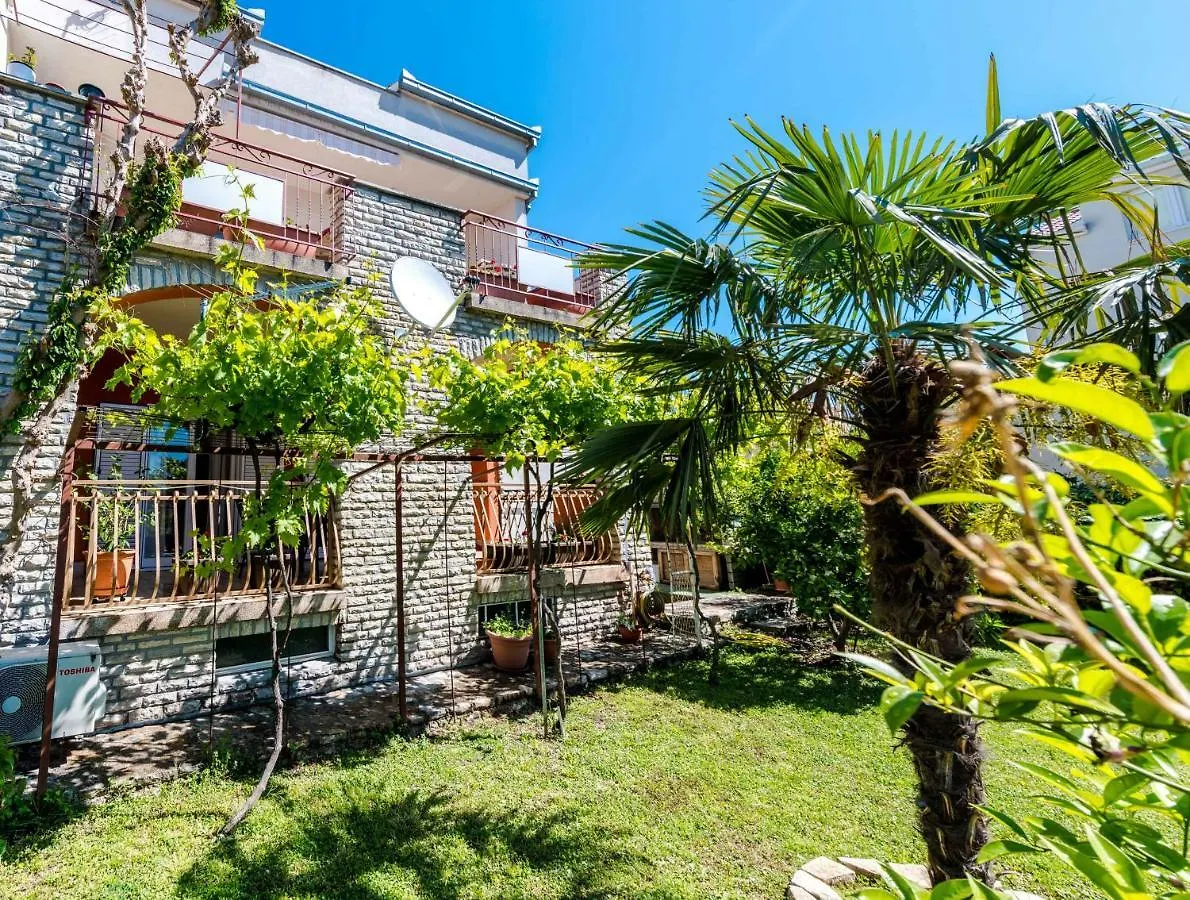 Apartment Yean Kaštela