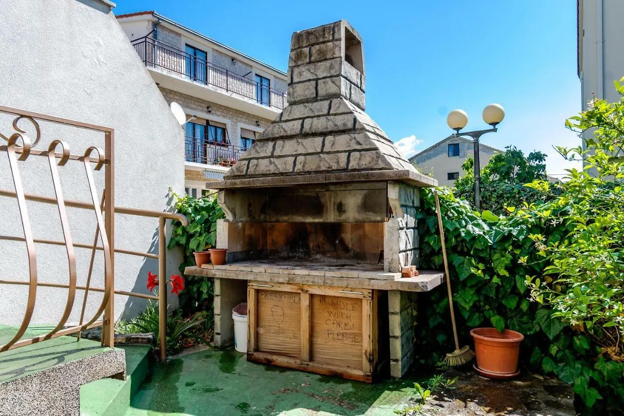 Apartment Yean Kaštela