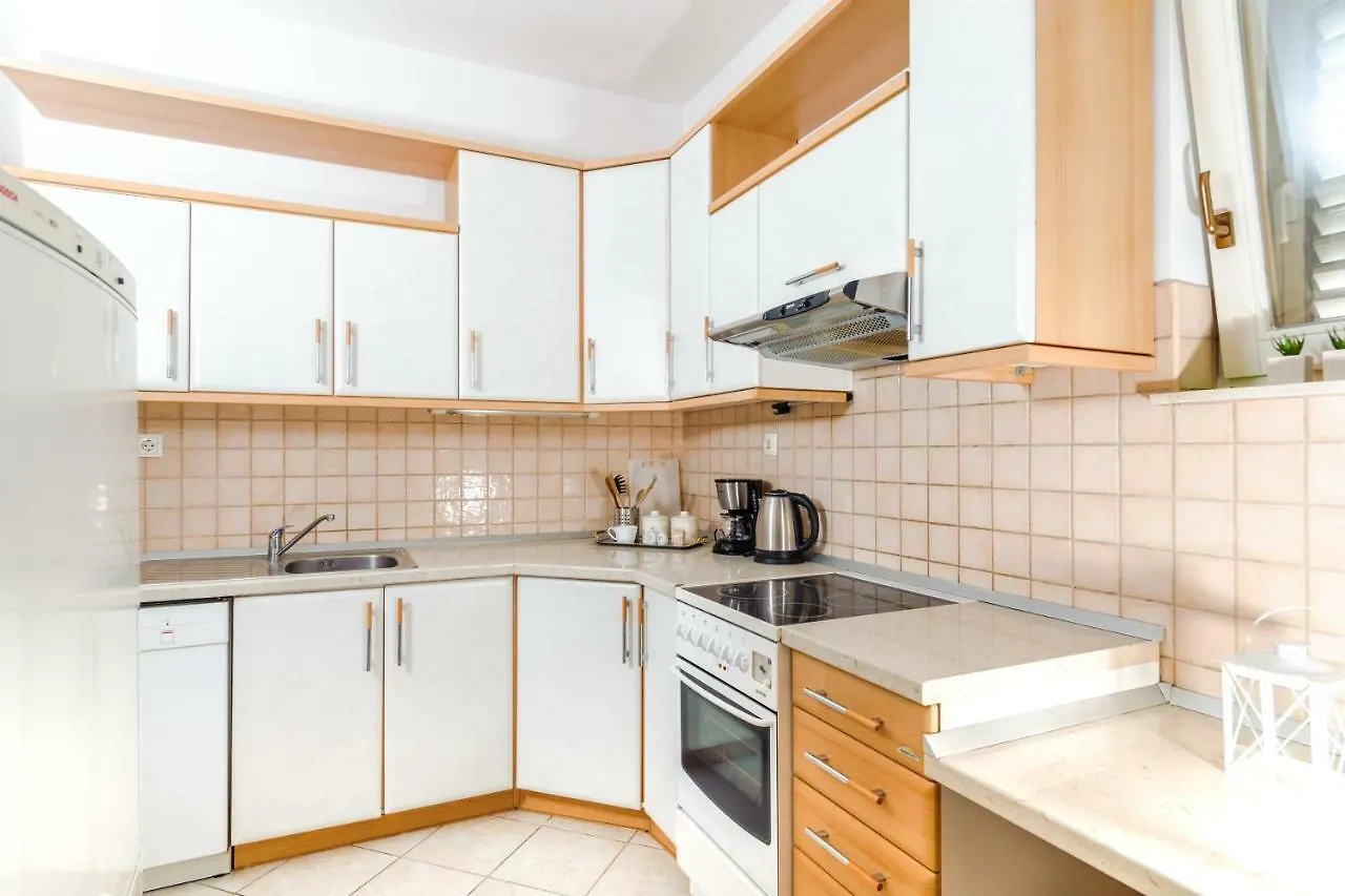 Apartment Yean Kaštela
